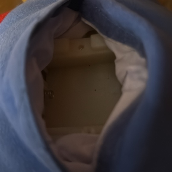 6 piece lot Winnie the Pooh collectibles for 1 money! 5 plush, 1 porcelain Pooh! - Picture 10 of 12